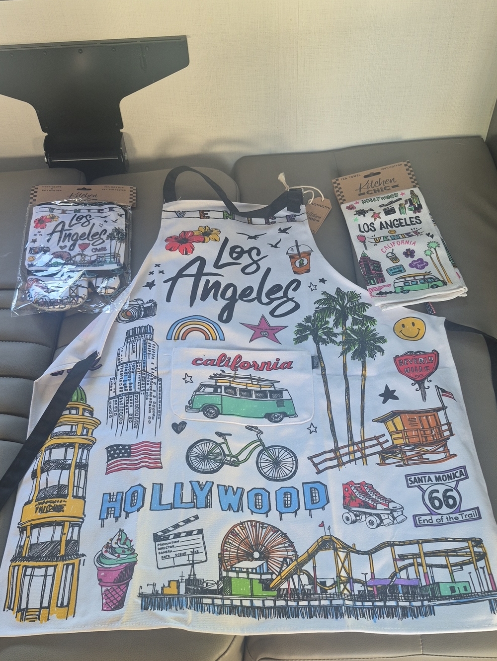 Los Angeles Graphic Apron for Kids - White California Icons